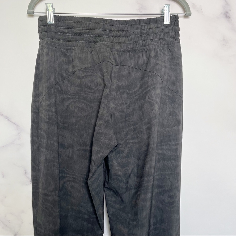 Athleta Camden Printed Jogger Pant in Black Moire - Picture 10 of 16